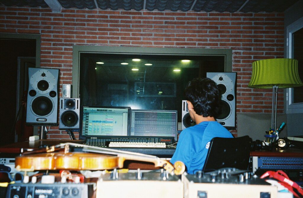 laura-pacios_cantante-y-compositora_violinista_barcelona_productividad-en-la-vida-del-músico