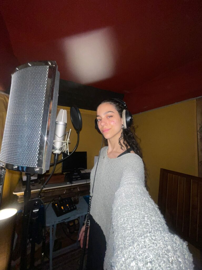 laura-pacios_cantante-y-compositora_violinista_barcelona_productividad-músico