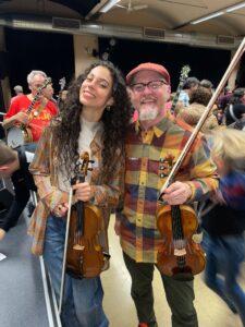 laura_pacios_violinista_cantautora_compositora_española_Barcelona_violín-moderno_blog